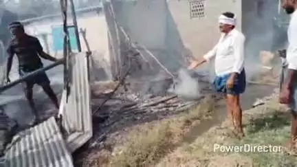 ಗುಂಡ್ಲುಪೇಟೆ: ಕಲ್ಲಹಳ್ಳಿಯಲ್ಲಿ ವಿದ್ಯುತ್ ಅವಘಡ; ಶೆಡ್ ಹಾಗೂ ಕರು ಸುಟ್ಟು ಭಸ್ಮ
