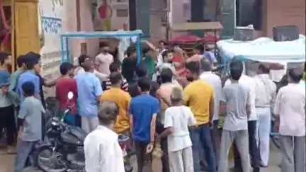 खेतड़ी: खेतड़ी के बाजार में रहेड़ी लगाने को लेकर हुआ भारी हंगामा, पक्षों में जमकर मारपीट, वीडियो आया सामने