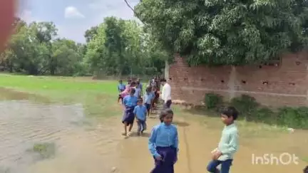 अरवल: भूसड़ा वासिलपुर हाई स्कूल में पेड़ के नीचे लिखी जा रही है भारत की भविष्य,दो कमरे में 500 बच्चों की होती है पढ़ाई#Jansana