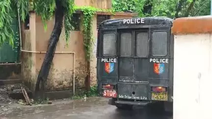 কৃষ্ণনগর ১: তৃণমূলের মহিলা সভানেত্রীকে শ্লীলতাহানি করার অভিযোগে গ্রেপ্তার ভিলেজ পুলিশ সহ তিন জন,পেশ করা হয় আদালতে