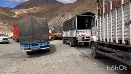 महाड: लेहमध्ये दरड कोसळल्याने महाडचे काही पर्यटक अडकले, मदतीची प्रशासनाकडे मागणी