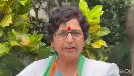 नवादा: प्रसाद बीघा में महागठबंधन द्वारा बुलाए गए बंद पर भाजपा की वरिष्ठ नेत्री डॉक्टर पूनम शर्मा ने कड़ी प्रतिक्रिया दी