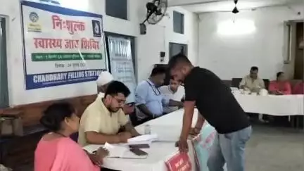 पांवटा साहिब: सिरमौर ट्रक यूनियन में भारत पेट्रोलियम चौधरी फिलिंग स्टेशन ने ट्रक चालकों और परीचालकों के लिए स्वास्थ्य जांच शिविर लगाया