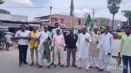 कलेर: कलेर प्रखंड में इंडिया गठबंधन का मतदाता सूची पुनरीक्षण के विरोध में प्रदर्शन और चक्का जाम