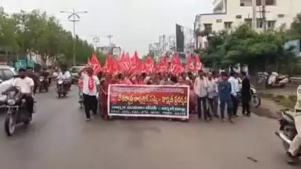 నిర్మల్: బీడీ కార్మికులకు చేయూత పథకం కింద కాంగ్రెస్ ప్రభుత్వం ప్రతి నెలా ఇస్తామన్న 4 వేల హామీ అమలు చేయాలి: TUCI రాష్ట్ర ఉపాధ్యక్ష