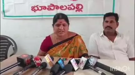 భూపాలపల్లి: తమ పక్కింటి వారు వేధిస్తున్నారంటూ పోలీస్ స్టేషన్లో ఫిర్యాదు : బాధిత దంపతులు గంగా కిషన్