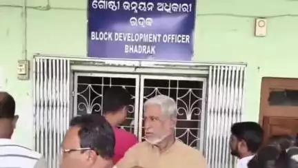 ଭଦ୍ରକ ଗ୍ରାମାଞ୍ଚଳ: ବ୍ଲକ ସମେତ ବିଭିନ୍ନ ସରକାରୀ କାର୍ଯ୍ୟାଳୟରେ ପଶି କାର୍ଯ୍ୟାଳୟ ବନ୍ଦ କଲା ଶ୍ରମିକ ସଂଘ