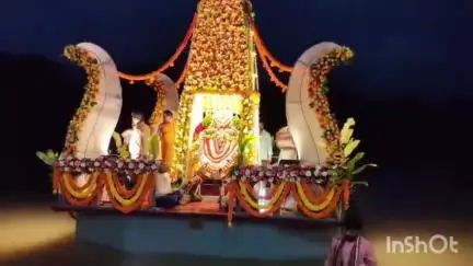 ನಂಜನಗೂಡು: ಪಟ್ಟಣದಲ್ಲಿ ಗಿರಿಜಾ ಕಲ್ಯಾಣ ಮಹೋತ್ಸವ: ಕಪಿಲಾ ನದಿಯಲ್ಲಿ ವಿಜೃಂಭಣೆಯಿಂದ ಜರುಗಿದ ಶ್ರೀ ನಂಜುಂಡೇಶ್ವರನ ತೆಪ್ಪೋತ್ಸವ