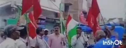 चतरा: भारत बंदी आंदोलन को लेकर मजदूर संगठनों ने केंद्र सरकार के खिलाफ चतरा में खोला मोर्चा