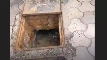 തളിപ്പറമ്പ്: കക്കൂസ് മാലിന്യം പട്ടാപ്പകല്‍ കാക്കാത്തോടിലേക്ക് തുറന്നുവിട്ടു, ചിറവക്കിലെ റസ്റ്റോറന്റ് വളഞ്ഞ് നാട്ടുകാർ