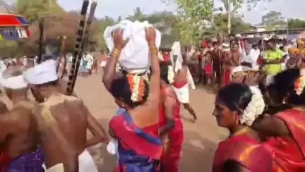 வேடசந்தூர்: வடமதுரை அருகே பாப்பிநாயக்கன்பட்டியில் மாடு மாலை தாண்டும் நிகழ்வு