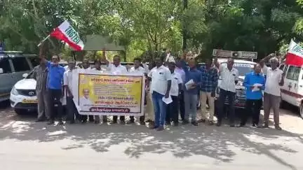 கோவில்பட்டி: இஎஸ்ஐ மருத்துவமனை முன்பு தமிழ்நாடு அரசு பணியாளர் சங்கம் சார்பில் ஆர்ப்பாட்டம்