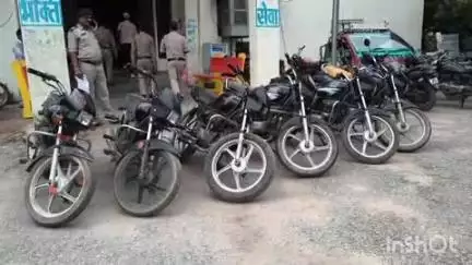 डबरा सिटी पुलिस ने तीन बाइक चोर पकड़े, चोरी की 6 बाइकें जब्त कीं