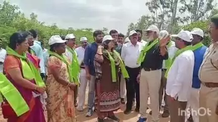 వనపర్తి: పర్యావరణాన్ని పరిరక్షించడానికి ప్రతి ఒక్కరు కృషి చేయాలి : వనపర్తి జిల్లా ఇన్చార్జి కలెక్టర్ విజయేంద్ర బోయి