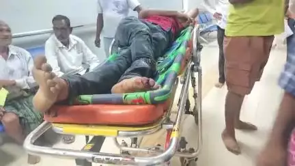 ଅନୁଗୋଳ: ବିଶ୍ଵାଳସାହି ଠାରେ କାର ବାଇକ୍ ଦୁର୍ଘଟଣାରେ ଜଣେ ଗୁରୁତର