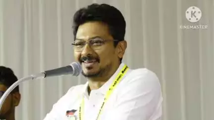 கரூர்: எதிர்க்கட்சித் தலைவர் 210 தொகுதி என்று சொல்வதால் நான் 220 என்று சொல்ல வேண்டுமா துணை முதல்வர் கேள்வி கோவை சாலை தனியார் மகாலில்