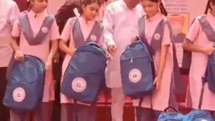 पुष्कर: पुष्कर स्थित माली धर्मशाला में फाउंडेशन फियोर दी लोटो इंडिया संस्थान द्वारा समारोह का आयोजन किया गया