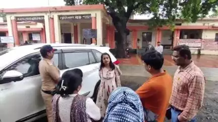 अमरावती: मनपा आयुक्त सौम्या शर्मा चांडक यांनी मोदी हॉस्पिटलला दिली अचानक भेट,अनुपस्थित कर्मचाऱ्यांना नोटीस देण्याचे आदेश