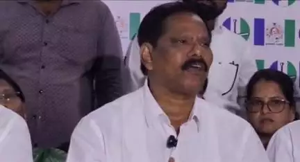 గుంటూరు: ఎమ్మెల్యే ధూళిపాళ్ల ప్రోద్బలంతోనే మన్నవ గ్రామ సర్పంచ్ నాగమల్లేశ్వరరావు పై హత్యాయత్నం: నగరంలో మాజీ ఎమ్మెల్సీ జూపూడి