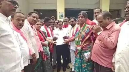 సిరిసిల్ల: కేంద్ర బిజెపి ప్రభుత్వం కార్మిక వ్యతిరేక విధానాలను మానుకోవాలి సిరిసిల్లలో కార్మిక సంఘాల నాయకులు