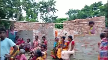 কুমারগঞ্জ: কুমারগঞ্জে নাবালিকা খুনে পরিবারের পাশে কংগ্রেস নেতৃত্ব, নিন্দা আইএনটিইউসির