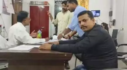 चकिया: चकिया ग्रामीण क्षेत्र में मनमाने विद्युत कटौती से नाराज समाजसेवी ने अधीक्षण अभियंता से की शिकायत