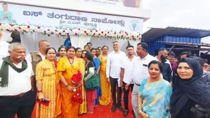 ಮಡಿಕೇರಿ: ನಾಪೋಕ್ಲುವಿನಲ್ಲಿ ಪ್ರಯಾಣಿಕರಿಗೆ ನೂತನ ಬಸ್ ತಂಗುದಾಣ ಲೋಕಾರ್ಪಣೆಗೊಳಿಸಿದ ಶಾಸಕ ಎ.ಎಸ್. ಪೊನ್ನಣ್ಣ