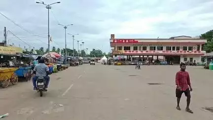ଭଞ୍ଜନଗର: ଭଂଜନଗରରେ ଶ୍ରମିକ ସଙ୍ଗଠନର ଧର୍ମଘଟ ଡାକରା ସଫଳ । ଧର୍ମଘଟରେ ସାମିଲ ହେଲେ ବିଭିନ୍ନ ସଙ୍ଗଠନ ।