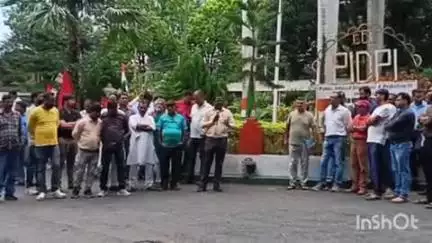 मांडू: देशव्यापी हड़ताल को लेकर संयुक्त मोर्चा ने सीसीएल परेज परियोजना का कार्य किया ठप्प