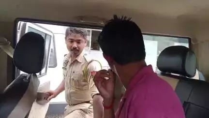 ঢেকিয়াজুলি ভাগ: গাঞ্জা সৰবৰাহ কৰা গোচৰত ঢেকীয়াজুলিৰ পৰা এজন যুৱকক গ্ৰেপ্তাৰ কৰি জে’ল-হাজোতলৈ প্ৰেৰণ আৰক্ষীৰ