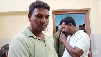 বর্ধমান ১: বর্ধমানের বীরপুরমোড় এলাকায় গ্যারেজে লরির কাজ করাতে এসে বিদ্যুৎপৃষ্ট হয়ে মৃত্যু হল লরি মালিকের