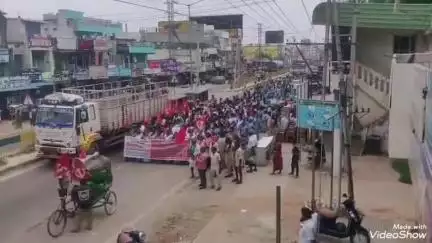 గజపతినగరం: గజపతినగరం నియోజకవర్గ పరిధిలో పలు మండలాల్లో దేశ వ్యాప్త సమ్మెలో భాగంగా భారీ ర్యాలీ నిర్వహించిన కార్మికులు స్కీం వర్కర్స్
