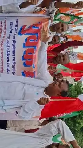 युवक क्रांति के अध्यक्ष संजय कुमार यादव ने कहा आखरी सांस तक गरीबों के अधिकार के लिए सड़कों पर संघर्ष करता रहूंगा