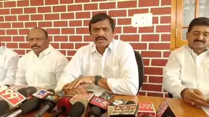 పులివెందుల: జగన్ బామ్మర్ది సురేంద్రనాథ్ రెడ్డి కళ్ళల్లో ఆనందం కోసమే ఆర్కిటెక్ కాలేజీ నిర్మించారు, పులివెందులలోMLC రాంగోపాల్ రెడ్డి