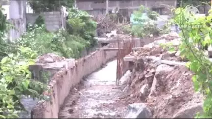 ఖమ్మం అర్బన్: గోళ్ళపాడు ఛానల్ ఆధునీకరణతో వర్షాకాలంలో తమ ఇళ్లు ముంపునకు గురవుతాయంటూ నగరంలోని పలు కాలనీవాసులు ఆందోళన #localissue