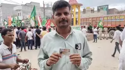 मधेपुरा: जयपालपट्टी की महिला के वोटर आईडी पर मुख्यमंत्री नीतीश कुमार की तस्वीर, ढाई महीने पहले मिला था कार्ड, जानिए मामला!