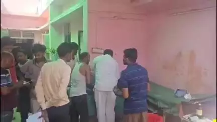 तमकुही राज: तमकुहीराज में स्कूल से घर आ रहे किशोर को तेज रफ्तार बस ने मारी टक्कर, स्थिति नाजुक