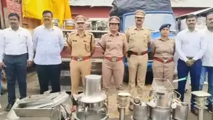 महाबळेश्वर: महाबळेश्वर येथील हॉटेलमधील भांडी चोरुन दुबईला पळून जाण्याच्या प्रयत्नात असणारे तीन जण पोलिसांनी केले जेरबंद
