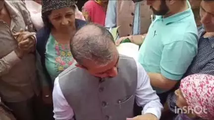 चच्योट: मुख्यमंत्री सुखविंद्र सिंह सुक्खू ने सराज क्षेत्र में आपदा प्रभावितों से मुलाकात की, राहत शिविर में किया भोजन