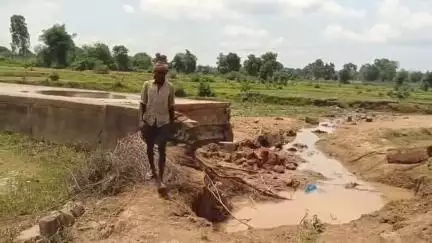 मानपुर: ग्राम घुंसू मे भारी बारिश के चलते नाले मे बना पुल हुआ क्षतिग्रस्त,ग्रामीणो को आवागमन मे रही समस्या#jansamasya