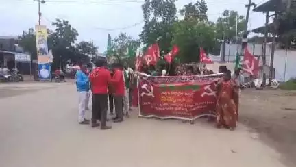జన్నారం: కేంద్ర ప్రభుత్వ కార్మిక ప్రజావ్యతిరేక విధానాలు నశించాలి: సిపిఎం జన్నారం మండల కార్యదర్శి అశోక్