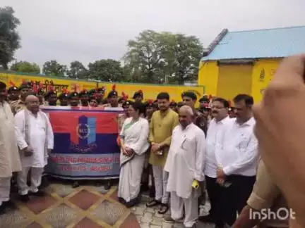 कैसरगंज: जरवल रोड आईपीएल चीनी मिल परिसर में वृहद वृक्षारोपण कार्यक्रम का किया गया आयोजन