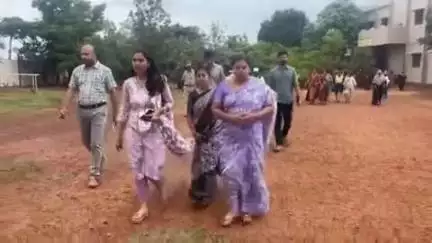 జహీరాబాద్: హోతి కె గ్రామంలో KGBV పాఠశాలను ఆకస్మికంగా తనిఖీ చేసిన కలెక్టర్ ప్రావీణ్య
