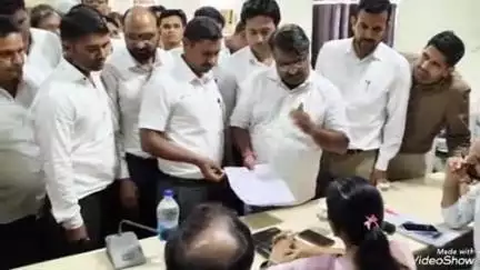 मालपुरा: मालपुरा पंचायत समिति सभागार में अधिवक्ताओं ने जिला कलेक्टर को सौंपा 5 सूत्री ज्ञापन