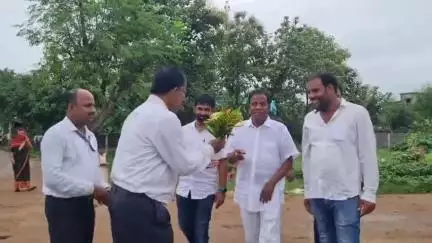 କାମାକ୍ଷାନଗର: କାନପୁରା ଉଚ୍ଚ ବିଦ୍ୟାଳୟରେ ବୃକ୍ଷ ରୋପଣ କଲେ ବିଧାୟକ ଶତ୍ରୁଘନ ଜେନା