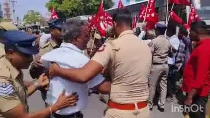வாலாஜா: பாரத் பந்த்- முத்துக்கடையில் தொழிற்சங்கங்கள் சார்பில் சாலை மறியல், குண்டு கட்டாக தூக்கி கைது செய்த போலீசார்