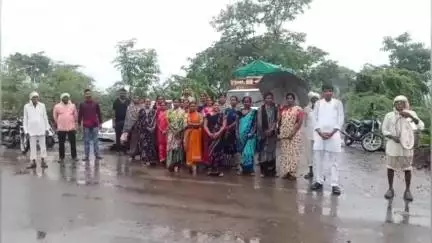 बाळापूर: सागद गावकऱ्यांचे हगणदारी मुक्तीसाठी भरपावसात डफडे बजाव आंदोलन, अजूनही तालुक्यातील अनेक गावं हगणदारी मुक्त नाही