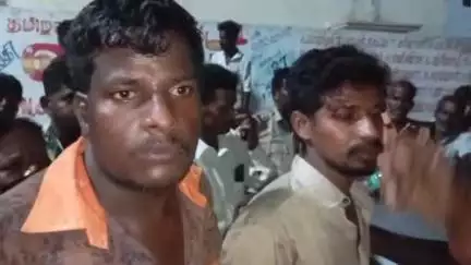 கண்டச்சிபுரம்: வீரபாண்டியில் ஒரு சமூகத்தினர் வசிக்கும் பகுதியில் வேறு சமூகத்தினர் போதையில் அதிவேகமாக இருசக்கர வாகனத்தை இயக்கியதால் மோதல்