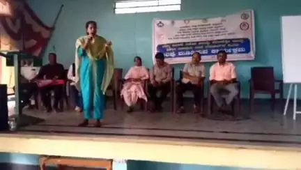 ಮೊಳಕಾಲ್ಮುರು: ಬಾಲ್ಯ ವಿವಾಹವ ತೊಲಗಿಸಲು ಶಿಕ್ಷಣದಿಂದ ಮಾತ್ರ ಸಾಧ್ಯ:-ರಾಂಪುರದಲ್ಲಿ ಅಶ್ರಿತ ಸಂಸ್ಥೆ ಜಿಲ್ಲಾ ಸಂಯೋಜಕ ಡಿಓ ಮುರಾರ್ಜಿ