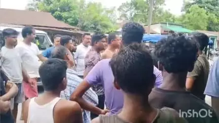 আলিপুরদুয়ার ১: পাটকাপাড়া চা বাগানে বনধ নিয়ে তৃণমূলের দুই গোষ্ঠীর বিবাদে মাথা ফাটালো প্রধানের স্বামীর,এলাকায় পুলিশের টহল
